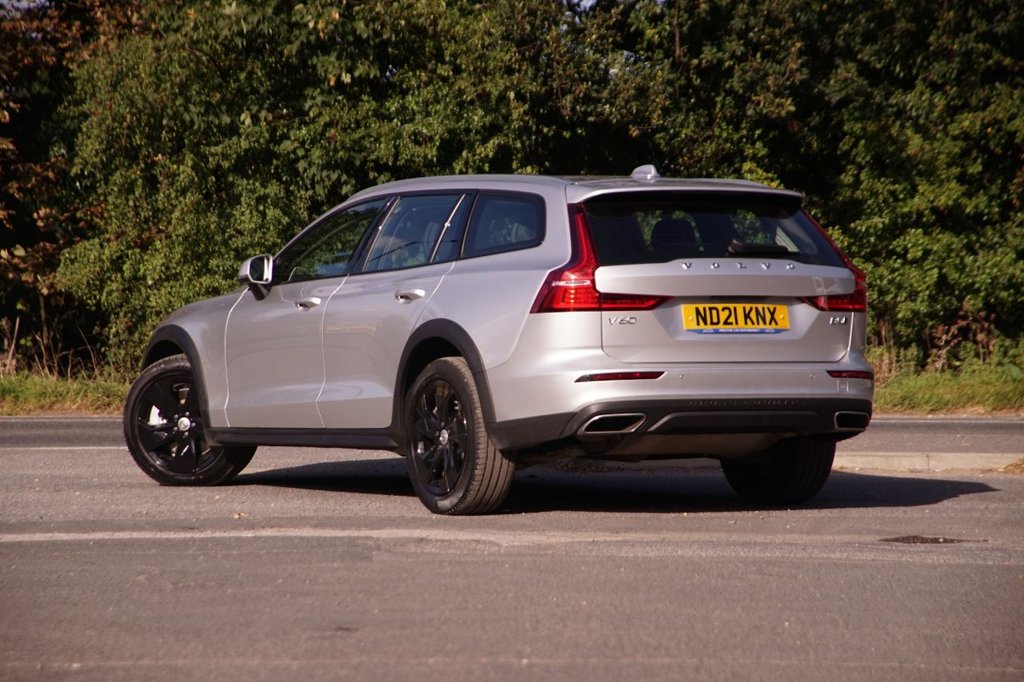 Used Volvo V60 2021 for sale - 77319464: Photo 2