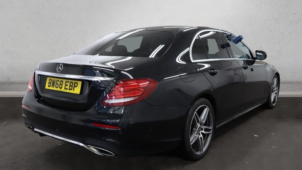 Used Mercedes-Benz E Class 2018 for sale - 77139651: Photo 2