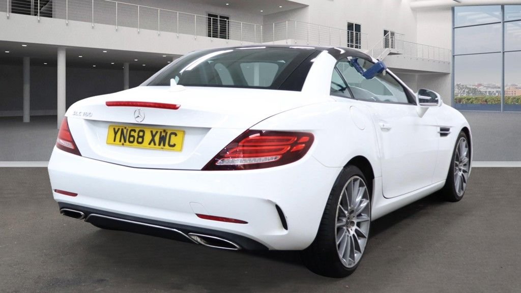 Used Mercedes-Benz SLC 2019 for sale - 76417860: Photo 2