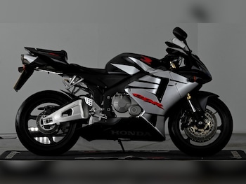 Used Honda CBR600RR 2006 for sale - bike-77300430: Photo