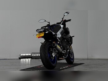 Used Yamaha MT-10 2019 for sale - bike-78036796: Photo