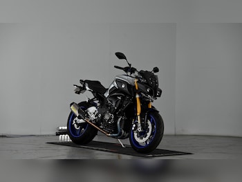 Used Yamaha MT-10 2019 for sale - bike-78036796: Photo