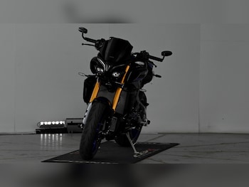 Used Yamaha MT-10 2023 for sale - bike-78036819: Photo