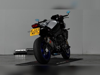 Used Yamaha MT-10 2023 for sale - bike-78036819: Photo