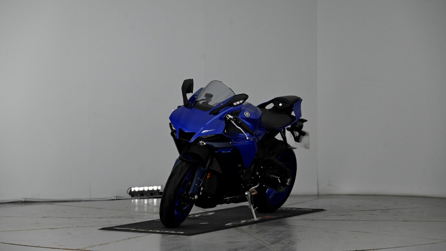 Yamaha R1