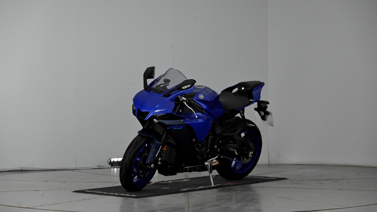 Yamaha R1