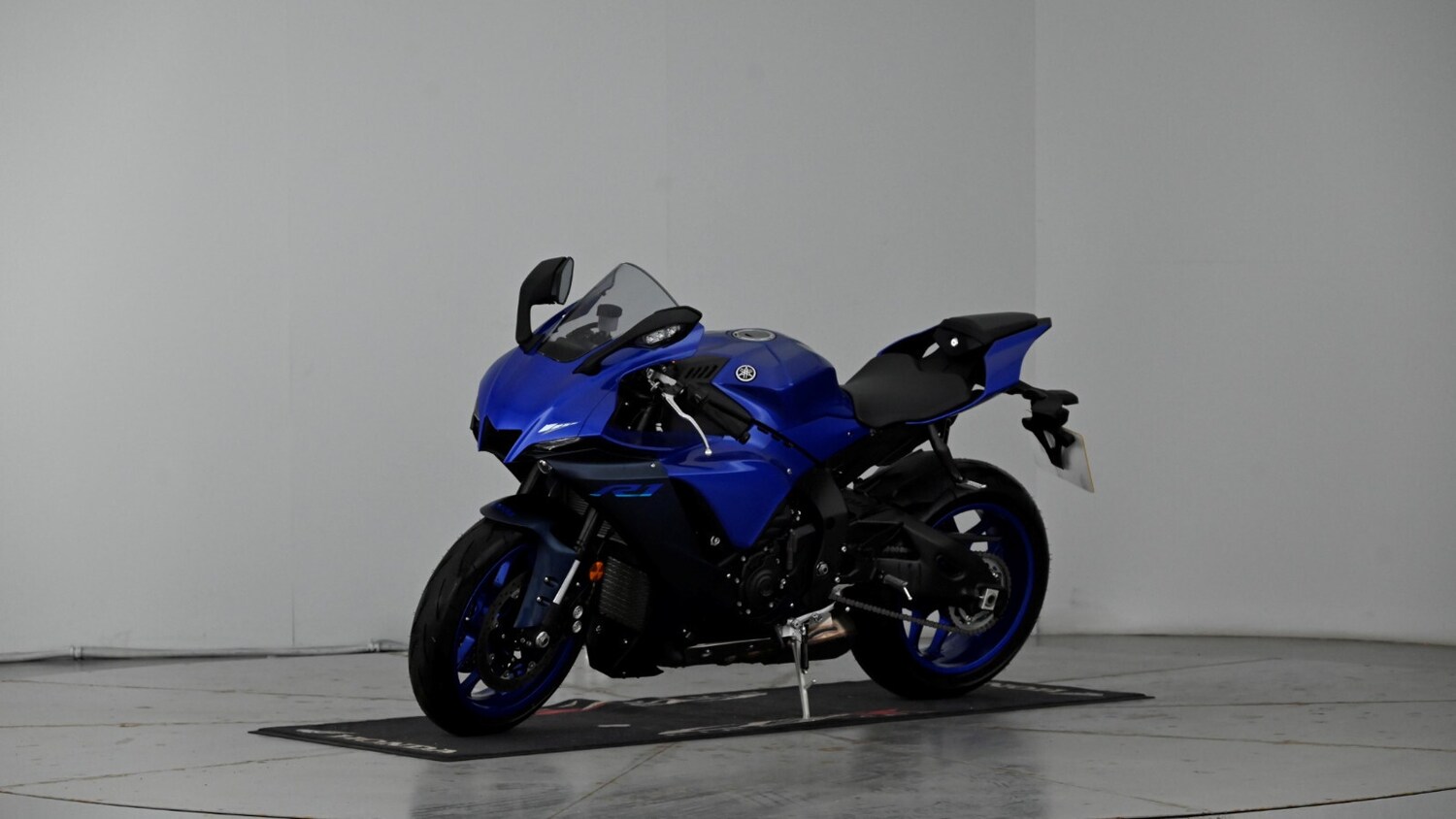 Yamaha R1