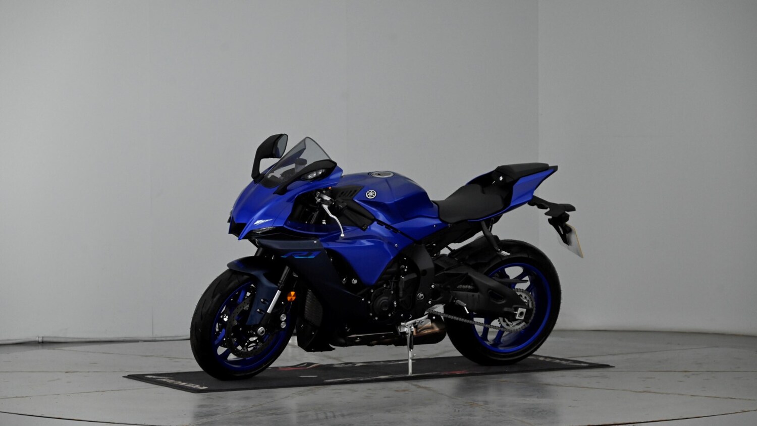 Yamaha R1