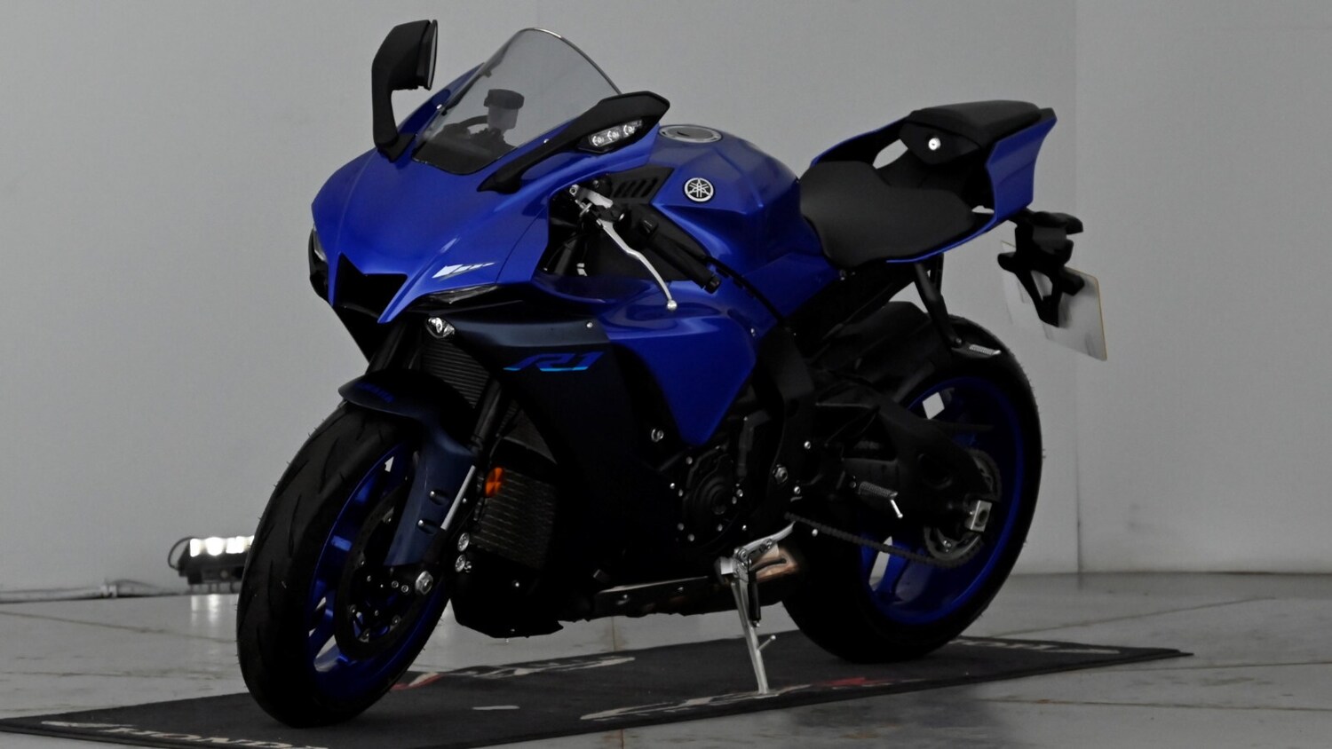 Yamaha R1