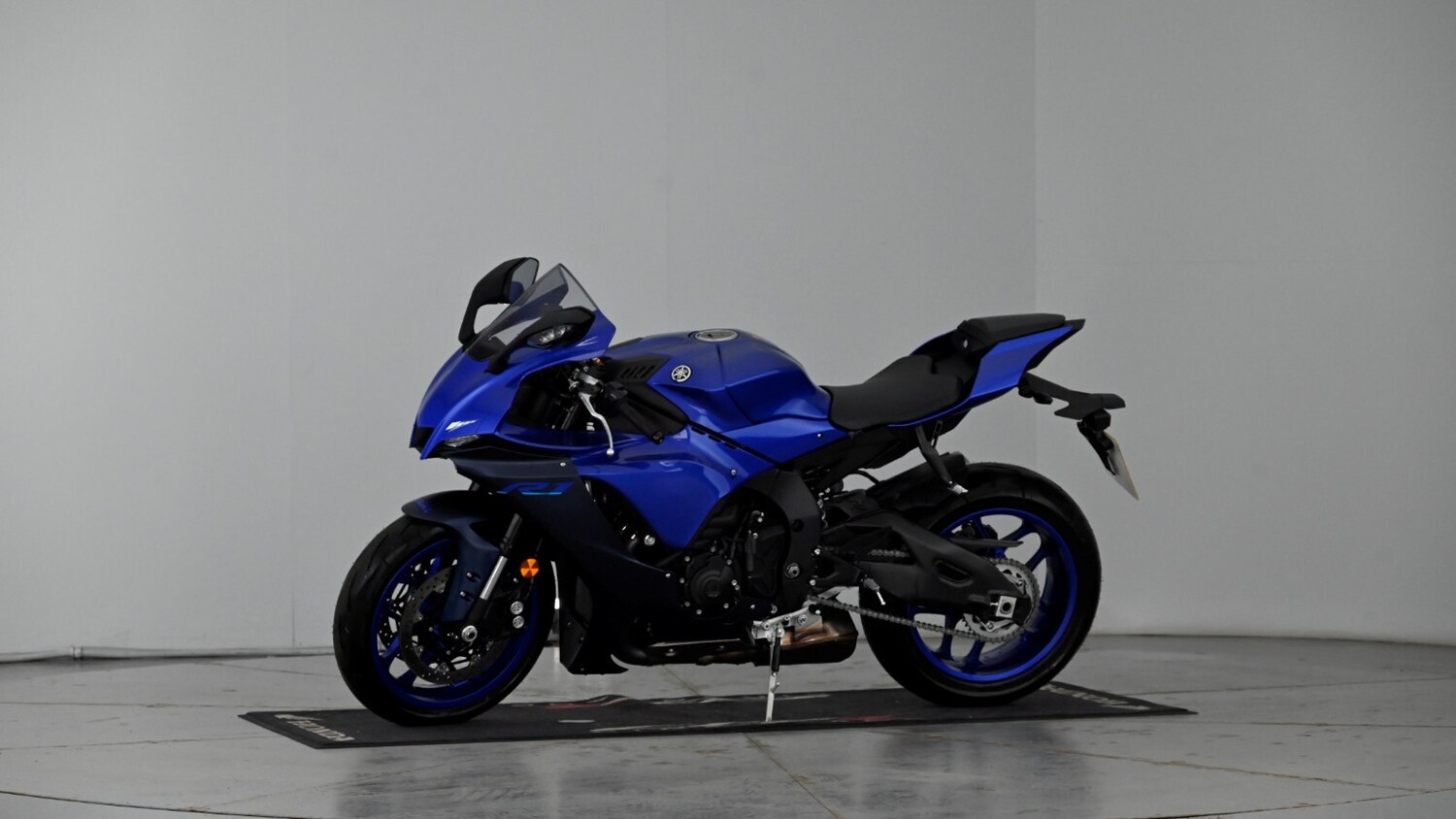 Yamaha R1