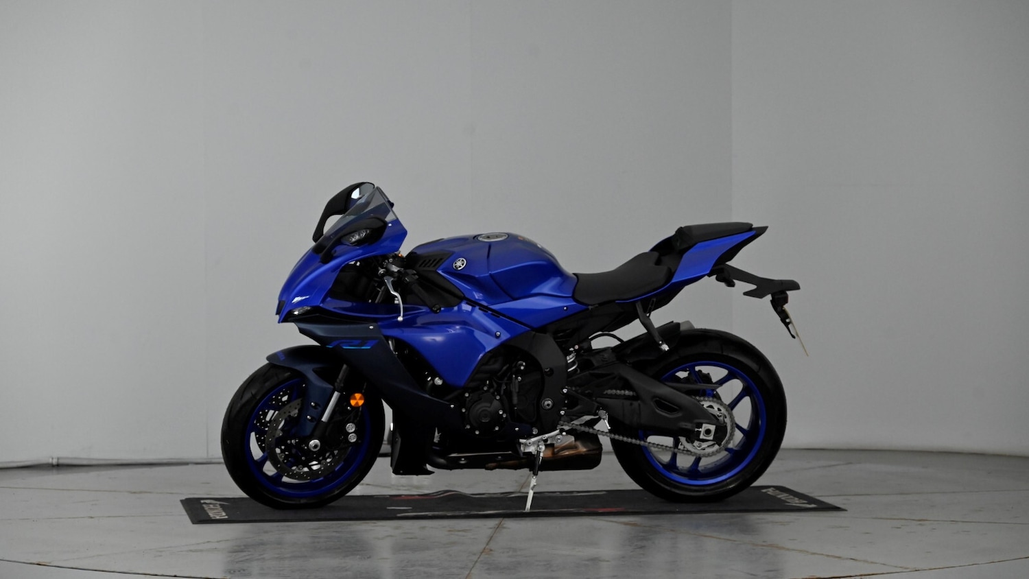 Yamaha R1