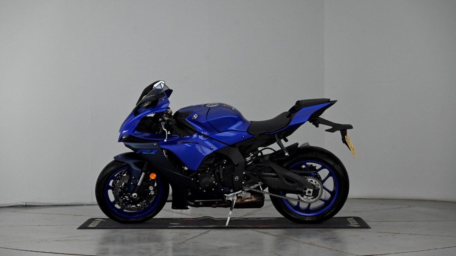Yamaha R1
