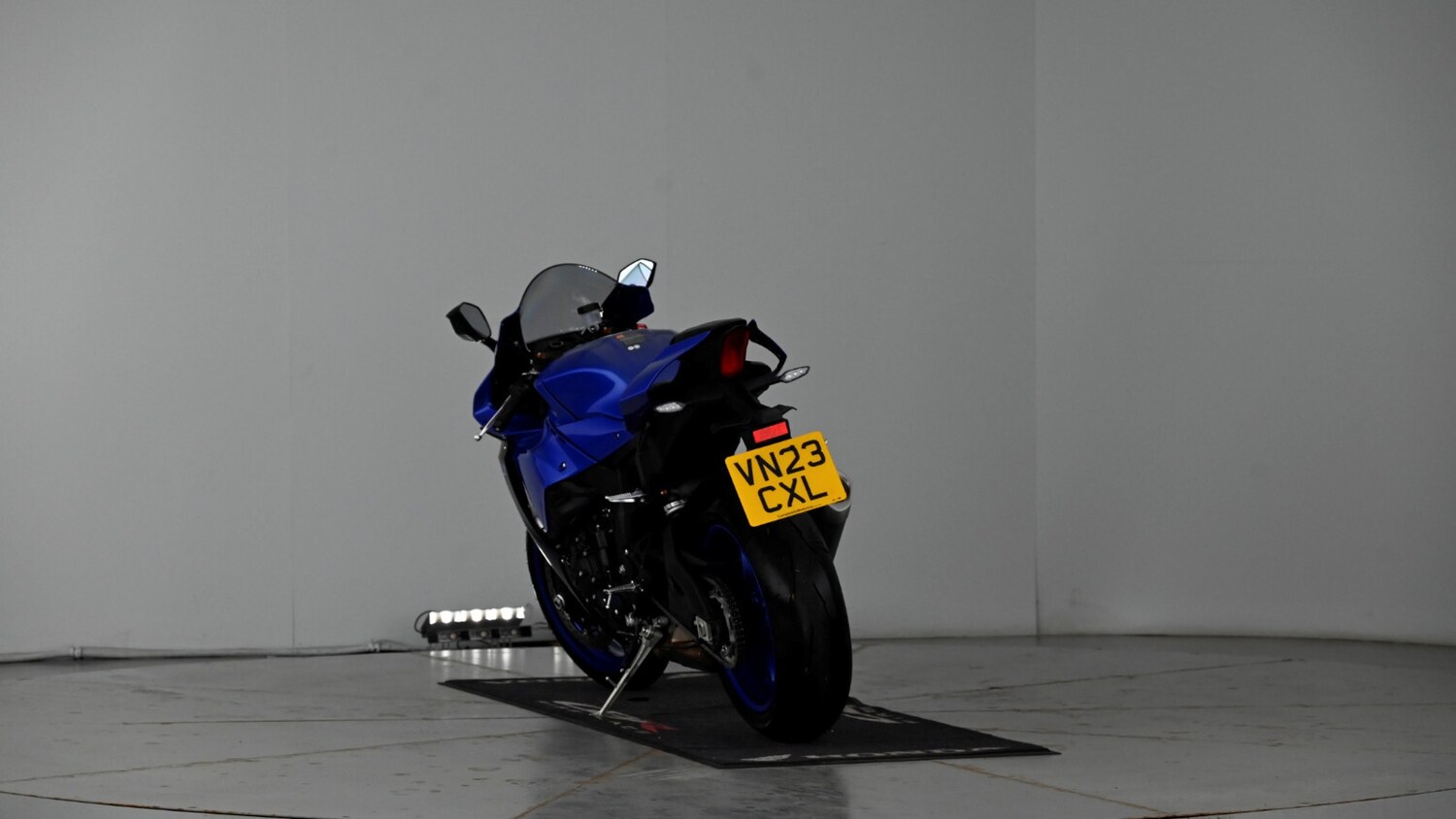 Yamaha R1