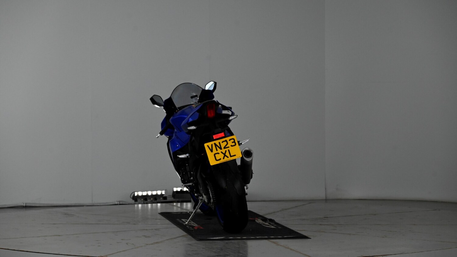 Yamaha R1