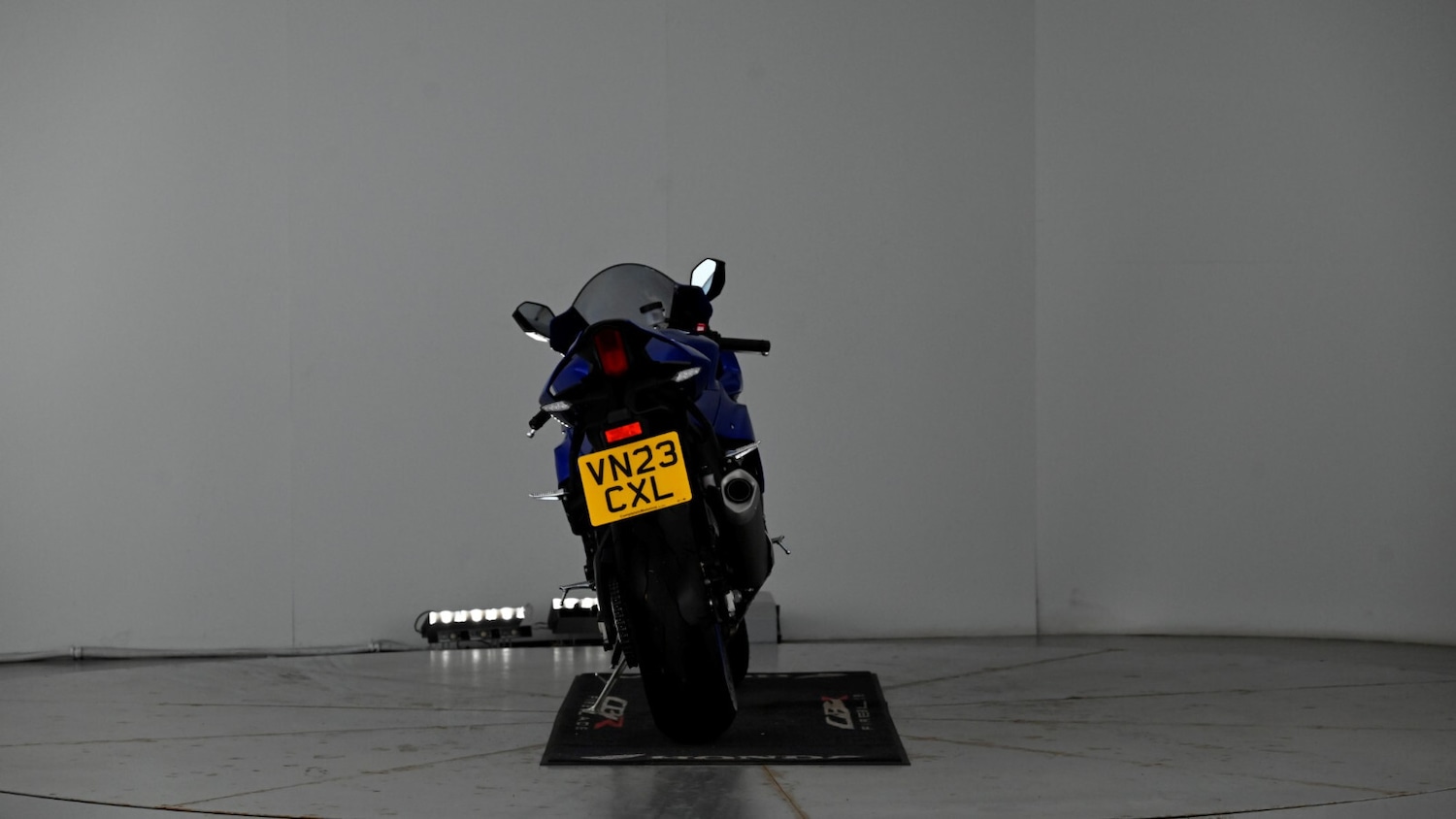 Yamaha R1