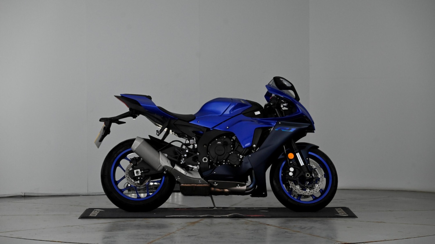 Yamaha R1