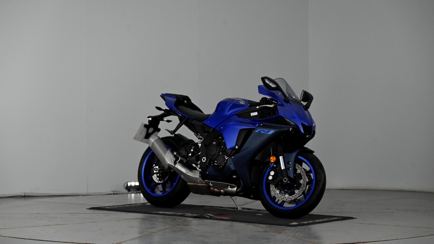 Yamaha R1