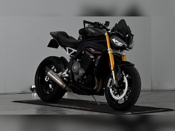 Used Triumph Speed Triple 1200 2022 for sale - bike-77771202: Photo
