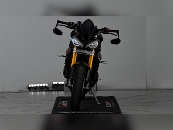 Used Triumph Speed Triple 1200 2022 for sale - bike-77771202: Photo