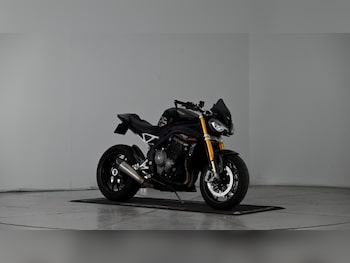 Used Triumph Speed Triple 1200 2022 for sale - bike-77771202: Photo