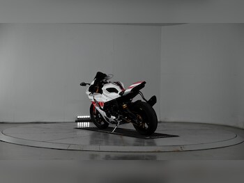 Used Yamaha R1 2022 for sale - bike-78418736: Photo