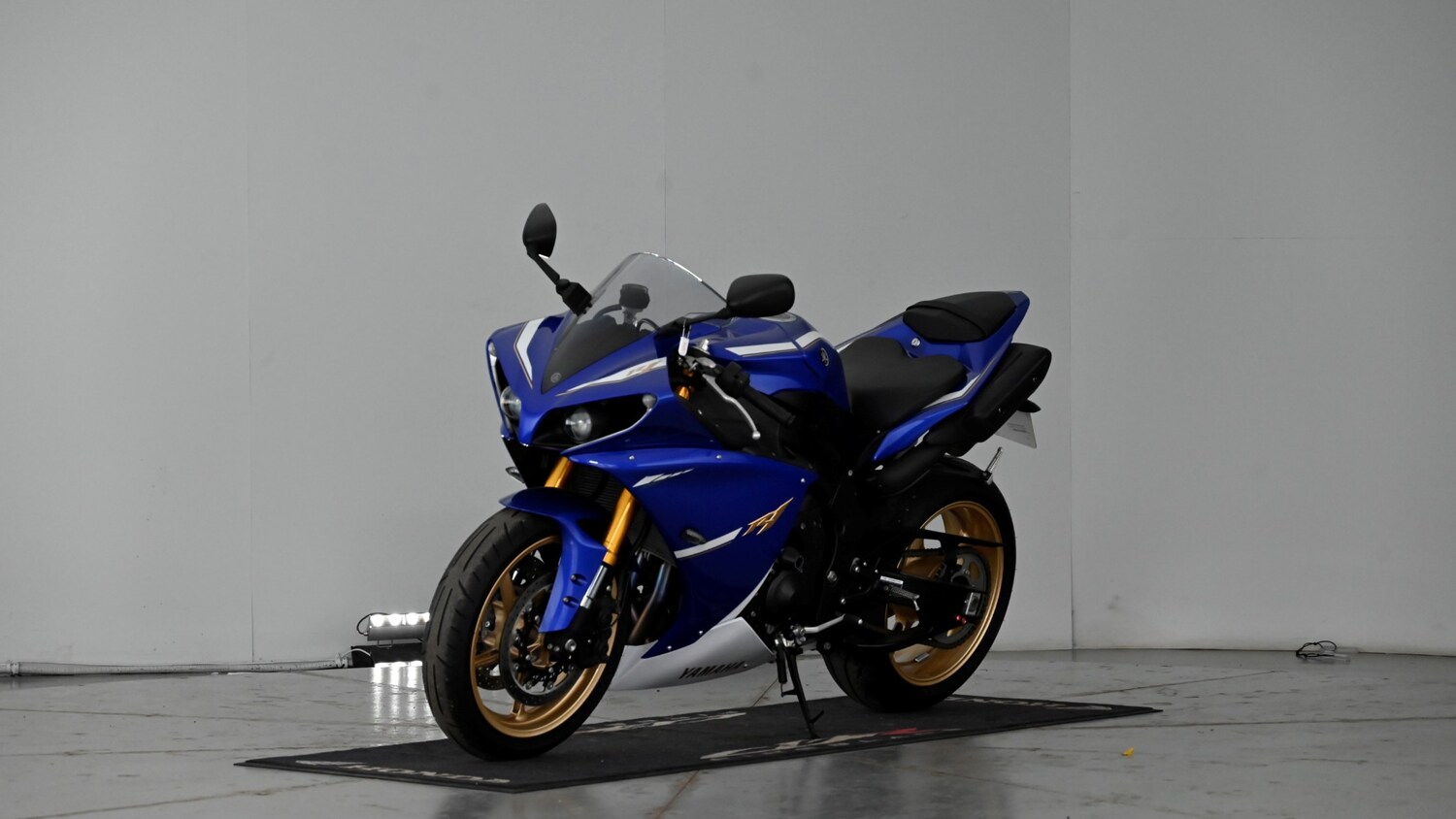 Yamaha R1