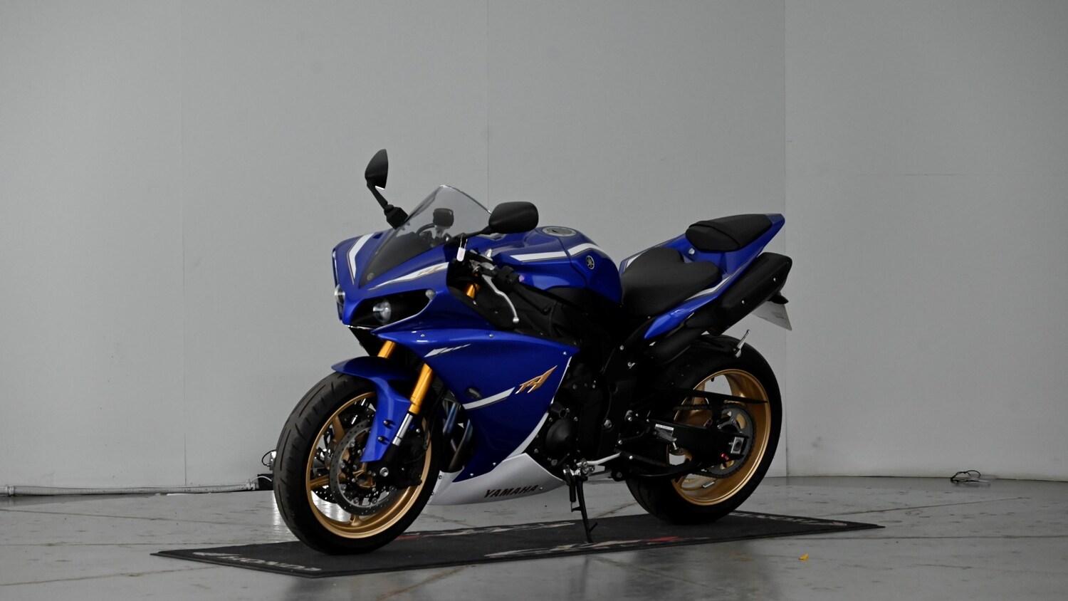 Yamaha R1
