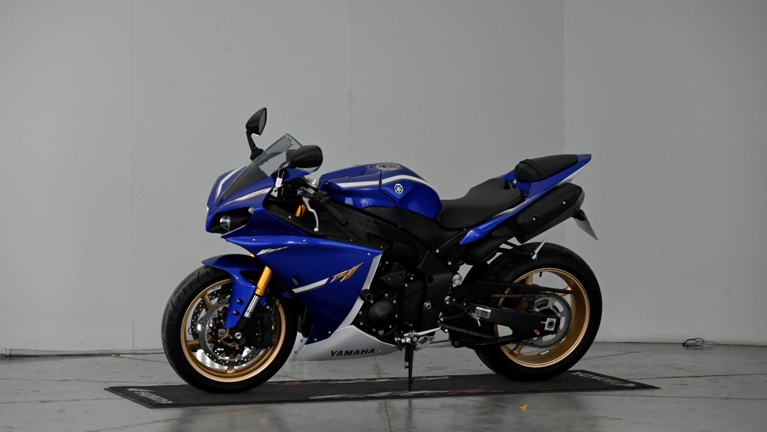Yamaha R1