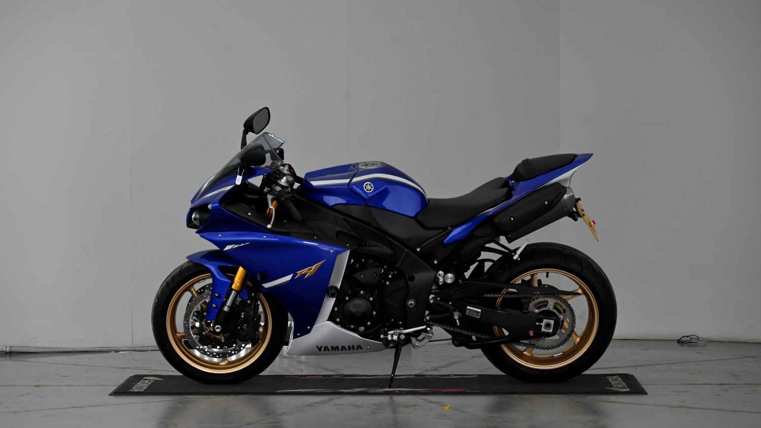 Yamaha R1