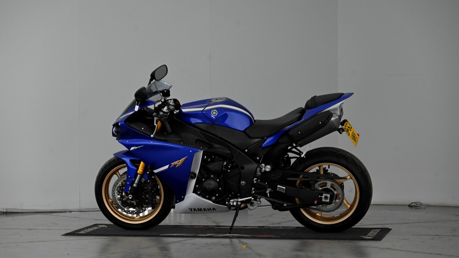 Yamaha R1