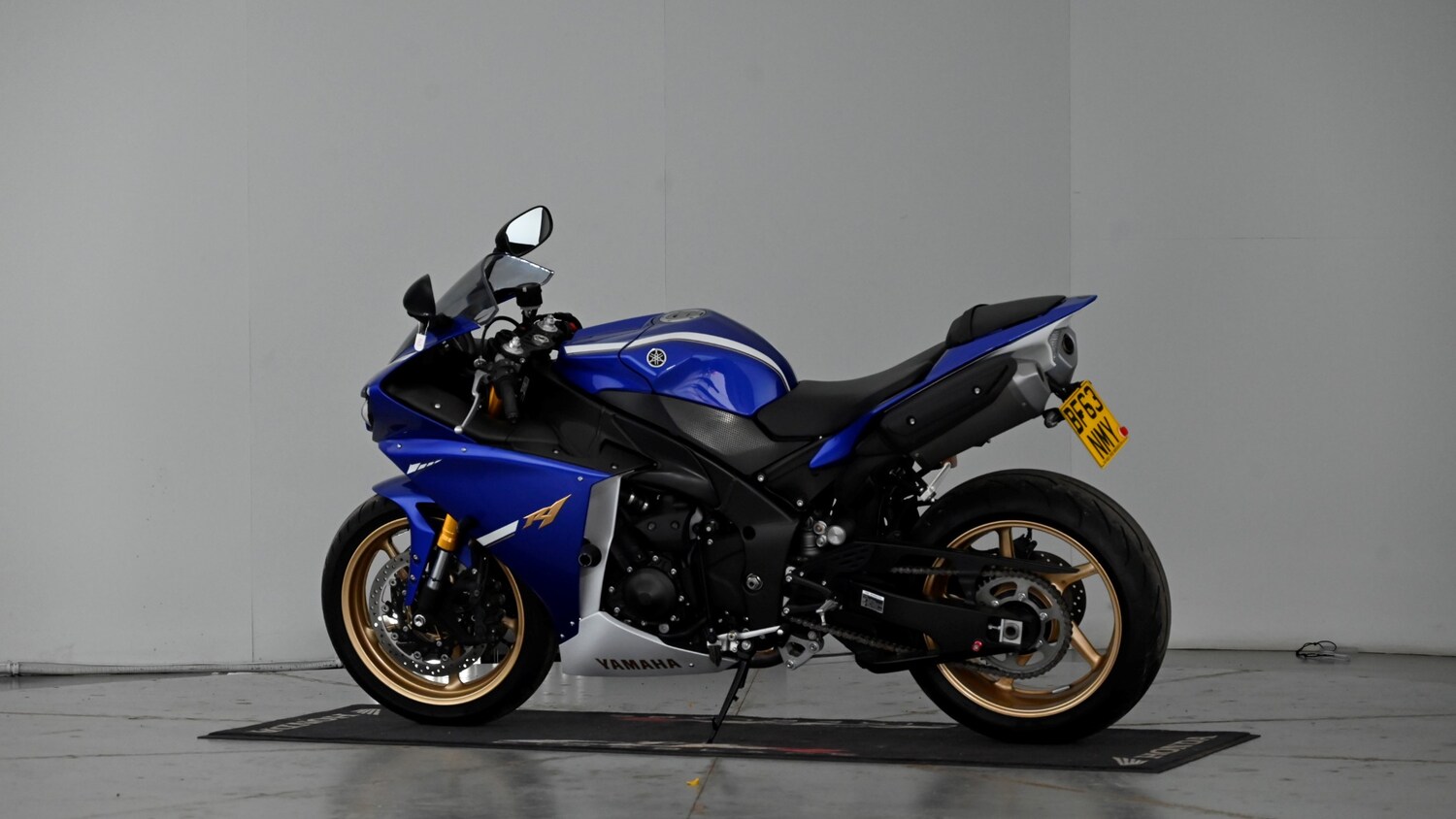 Yamaha R1