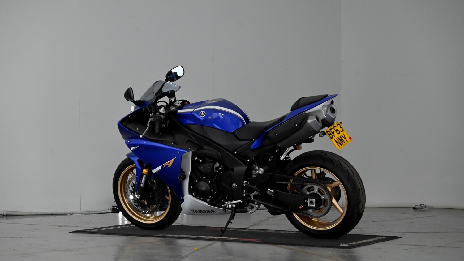 Yamaha R1