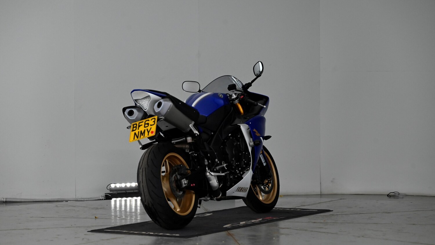 Yamaha R1