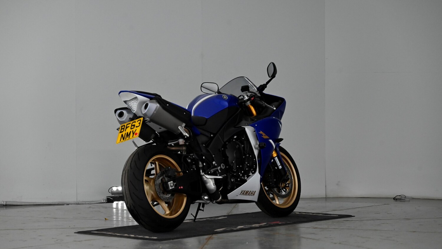 Yamaha R1