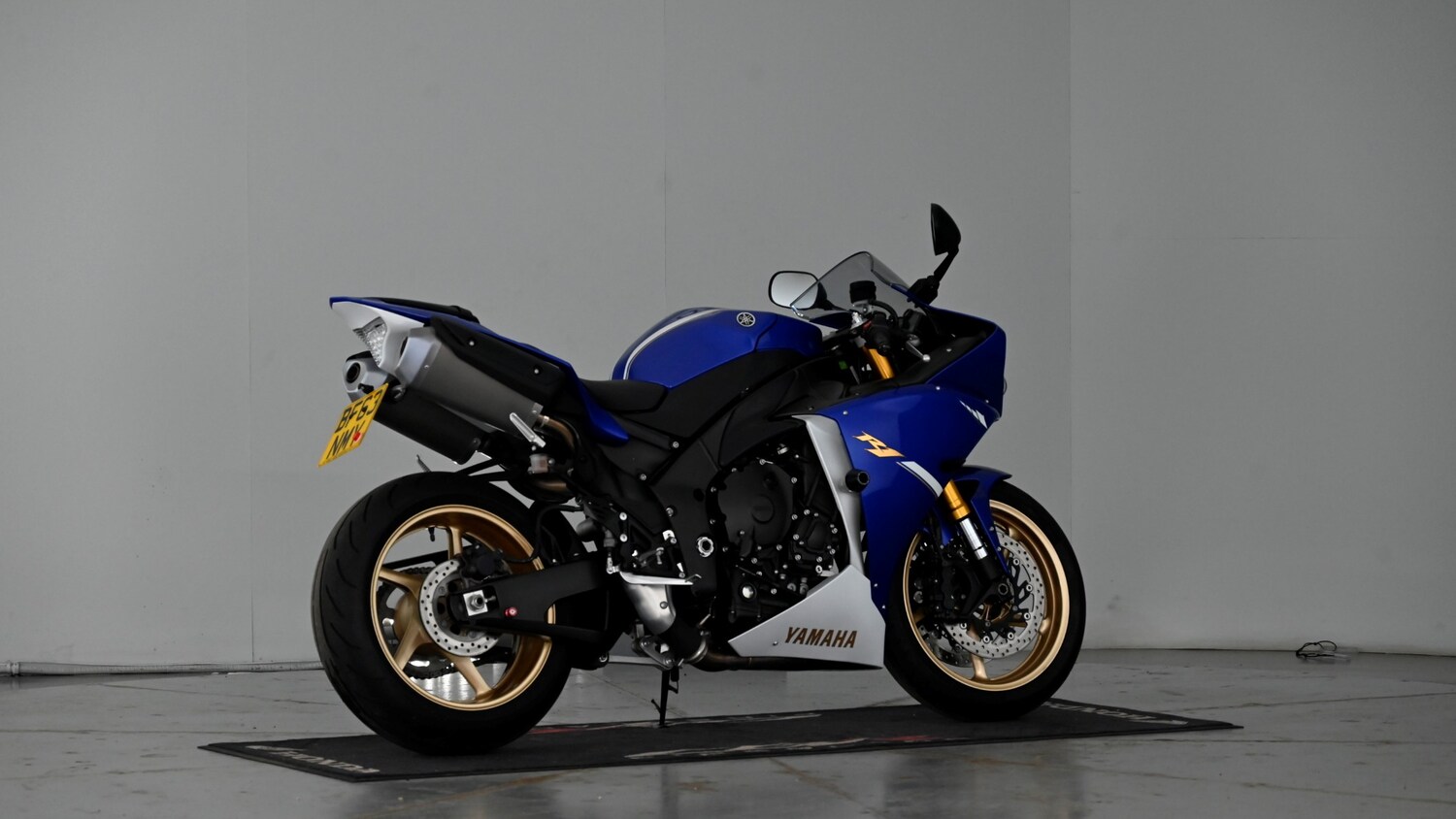 Yamaha R1