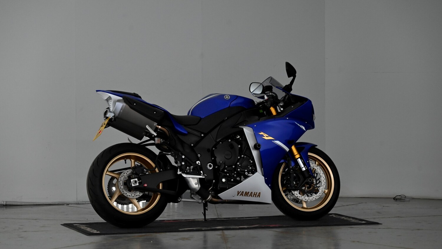 Yamaha R1