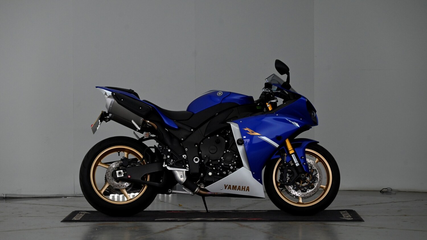 Yamaha R1