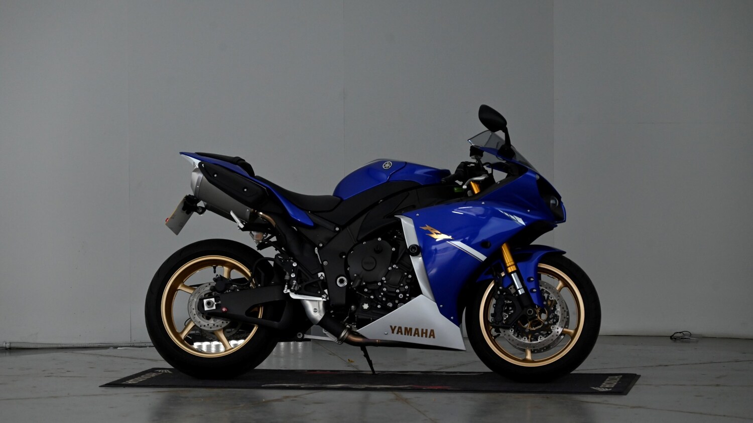 Yamaha R1