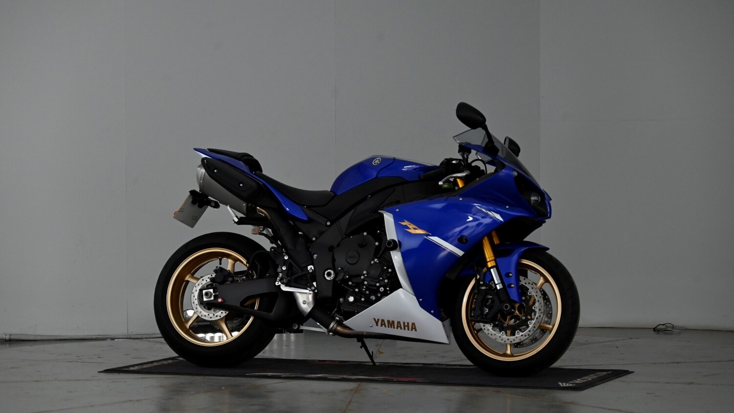 Yamaha R1