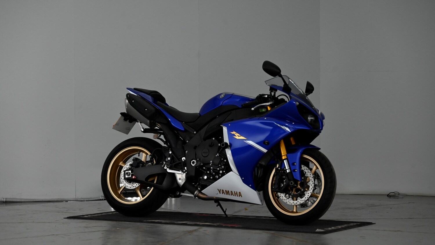Yamaha R1