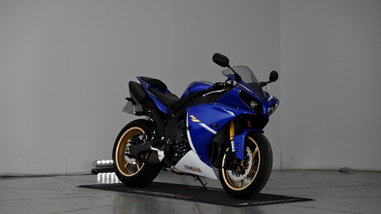 Yamaha R1