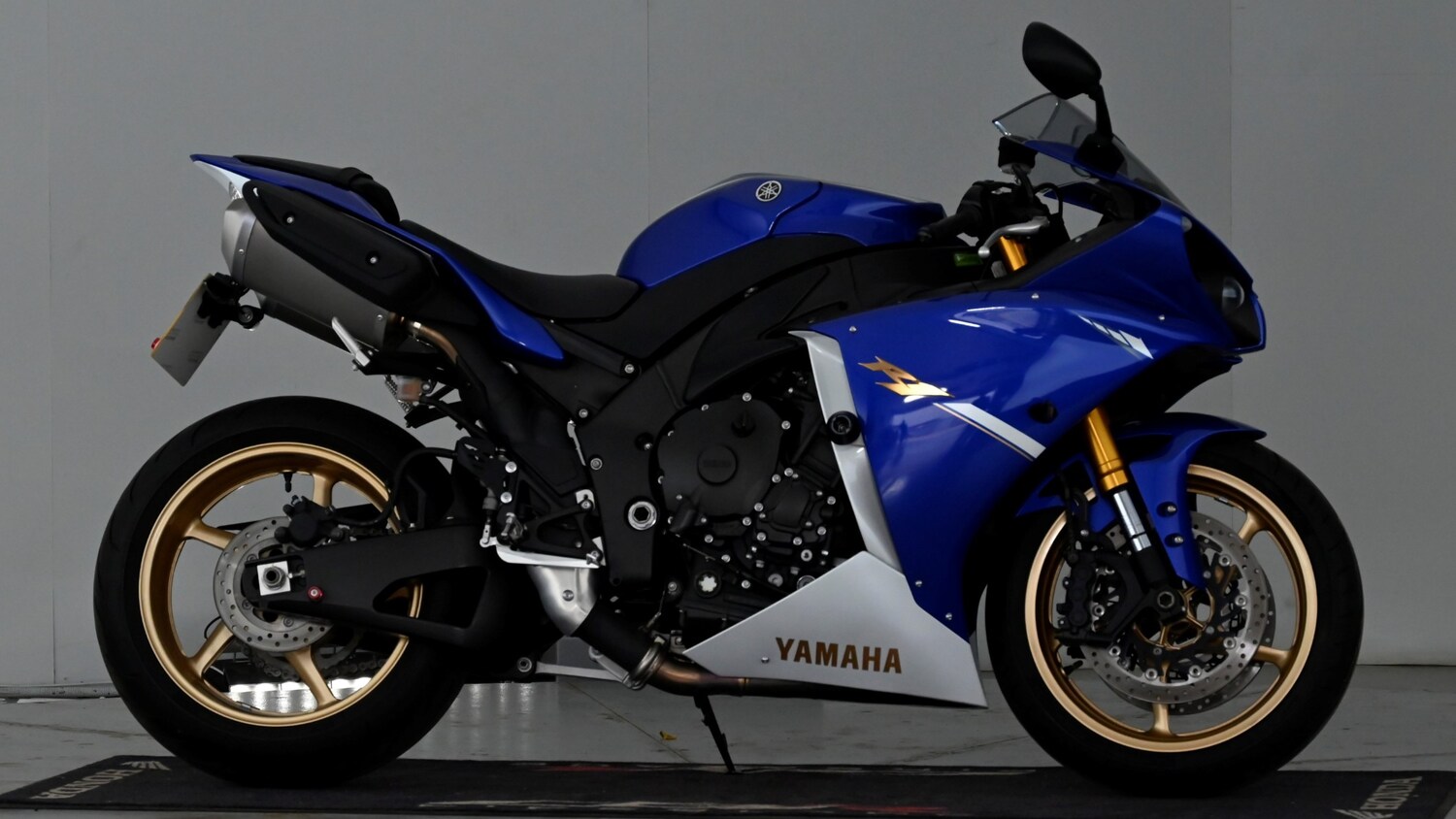 Yamaha R1