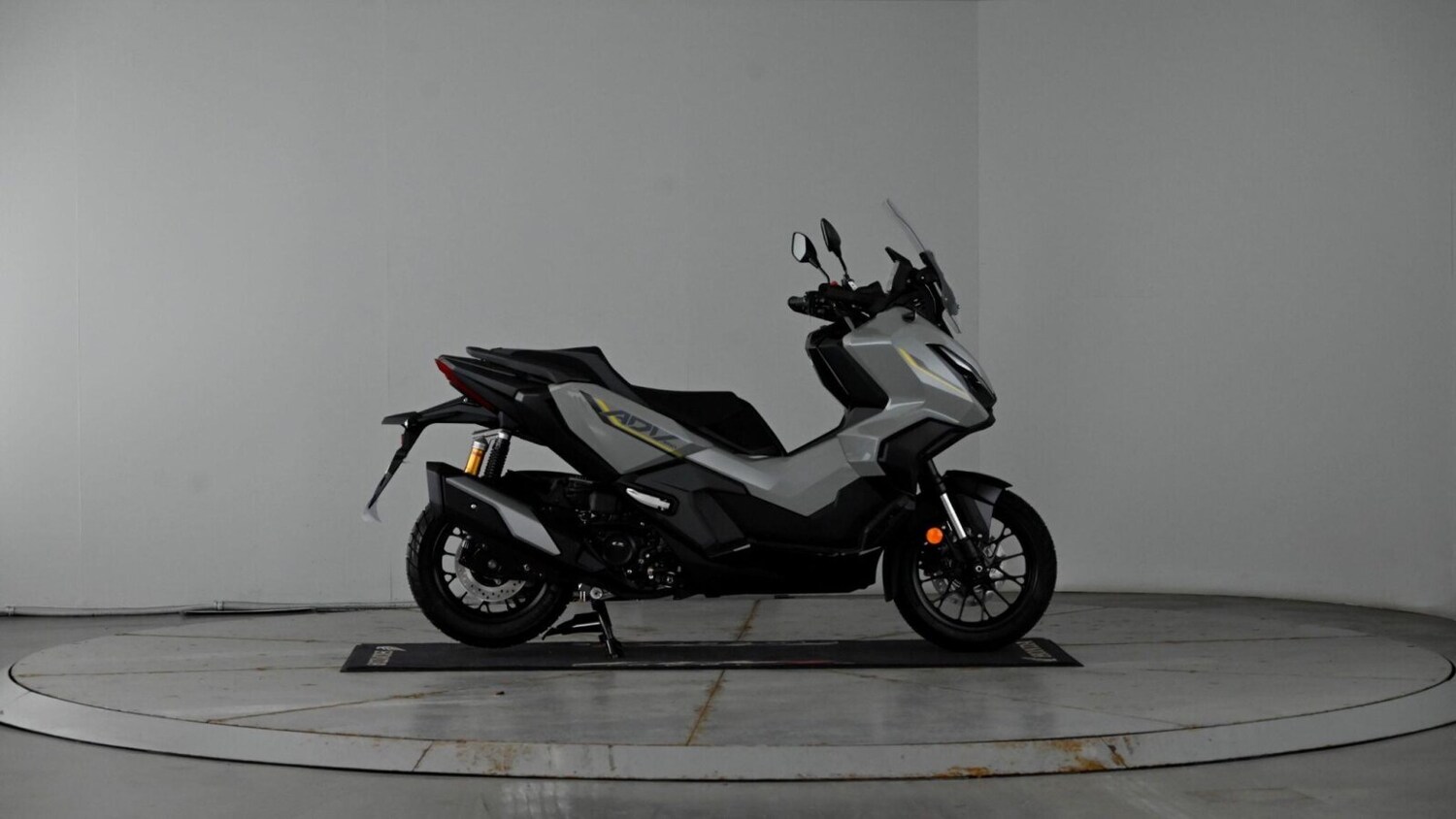 Used Honda ADV 350 for sale - 77975467: Photo 35