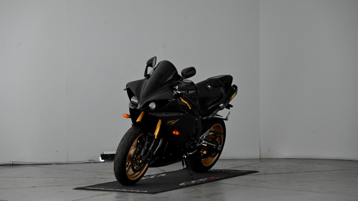 Yamaha R1