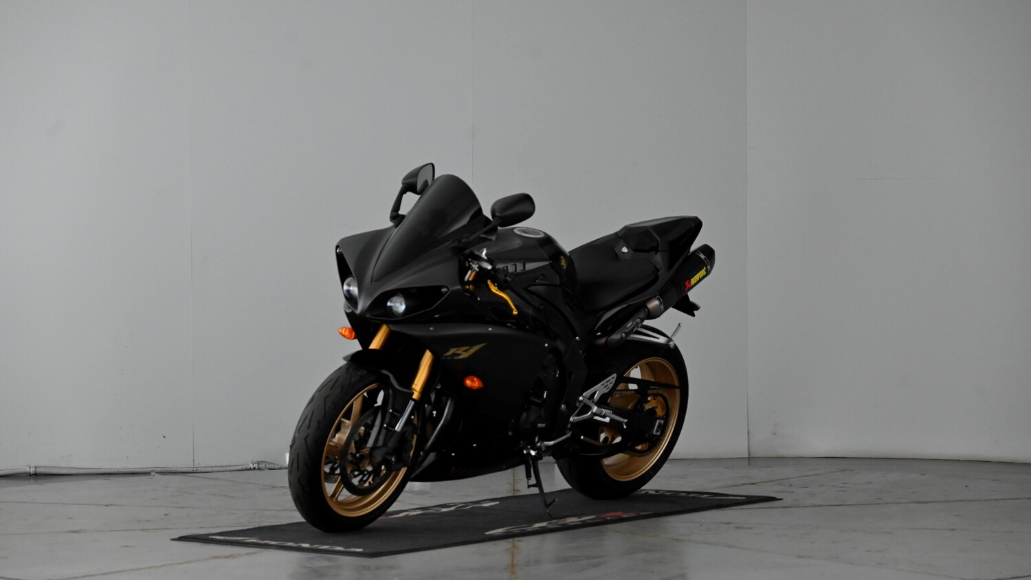 Yamaha R1