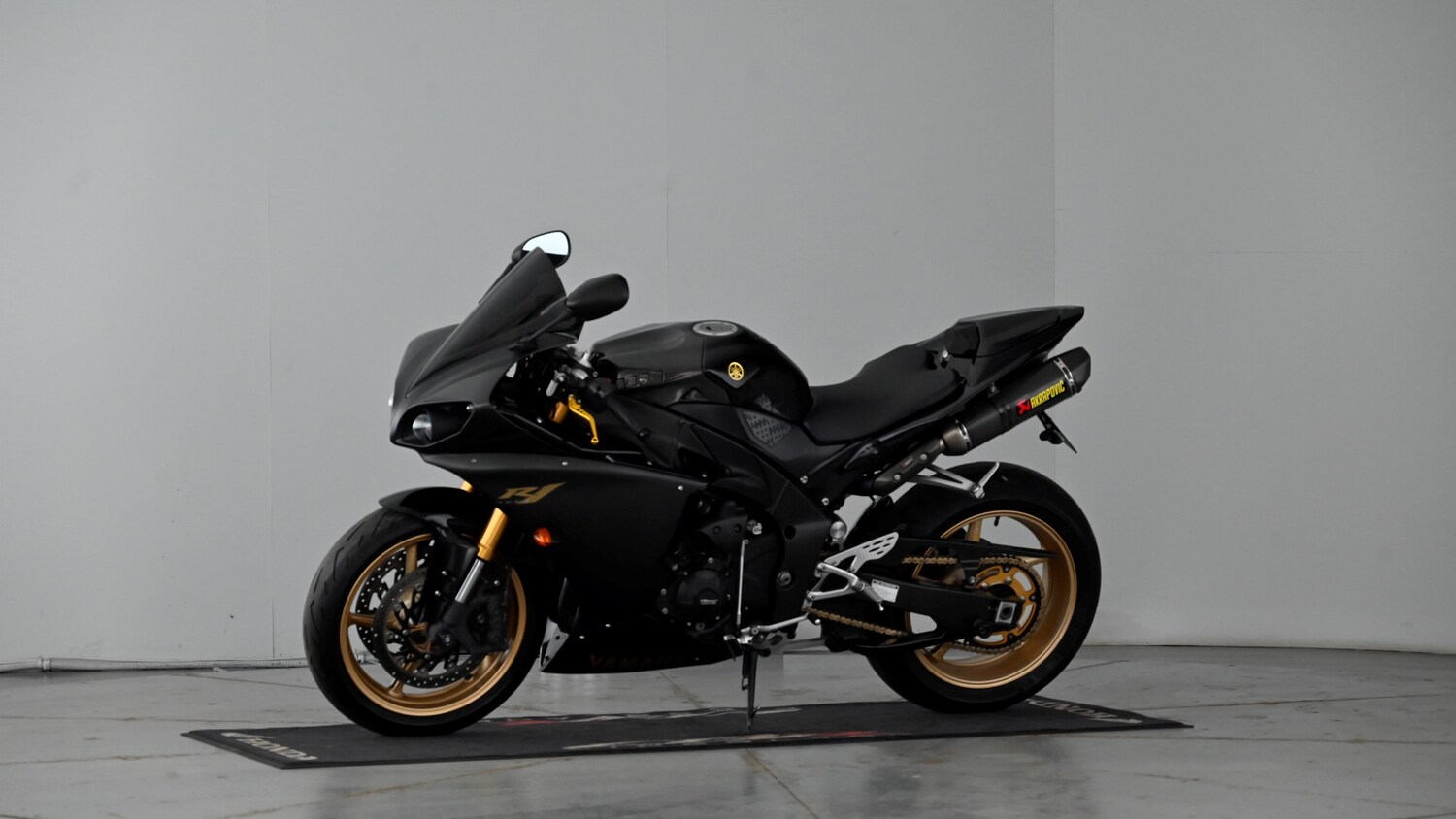 Yamaha R1