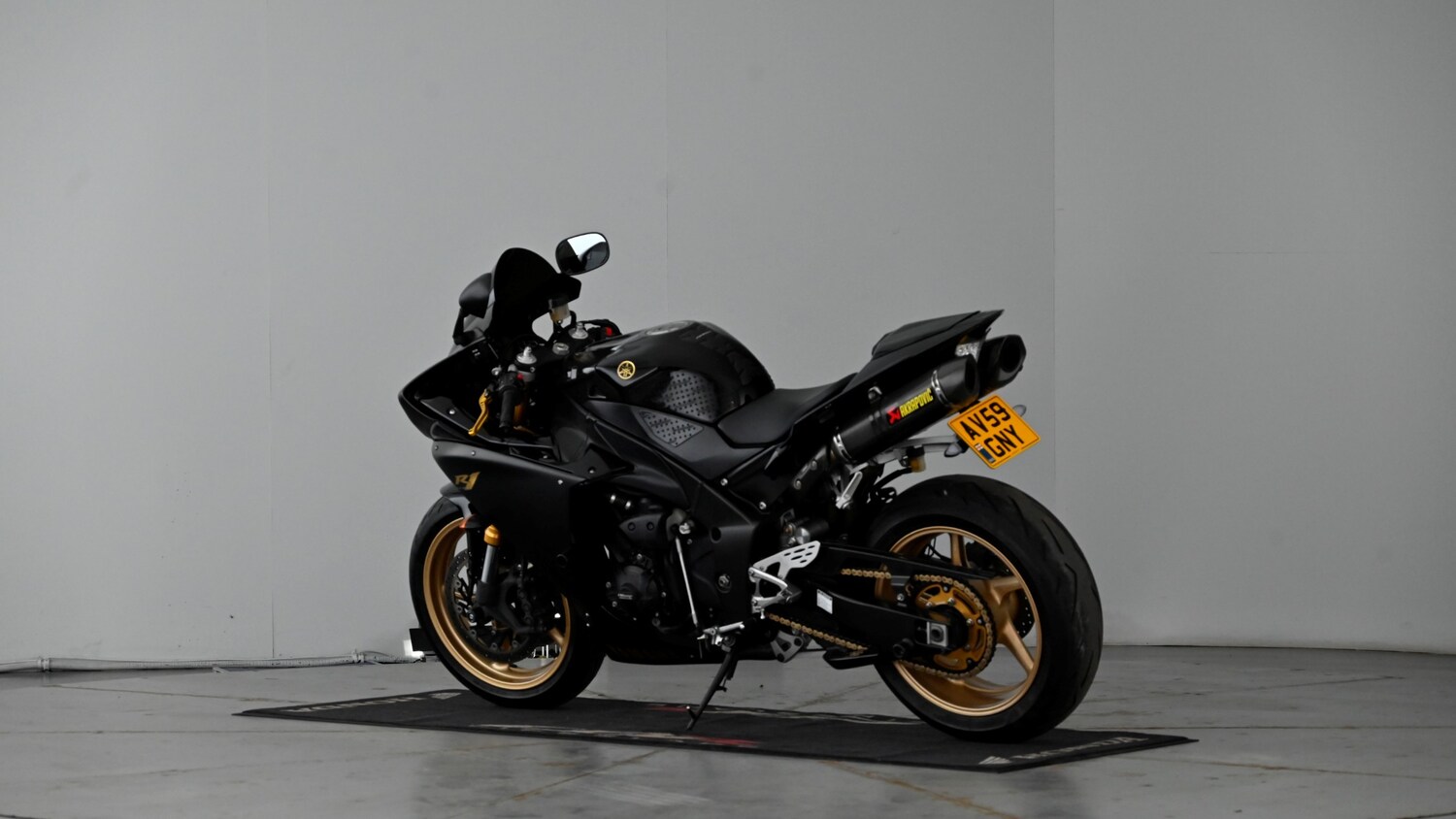 Yamaha R1
