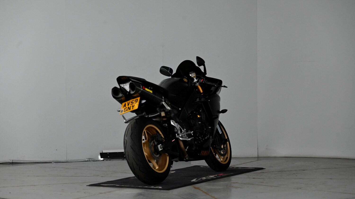 Yamaha R1
