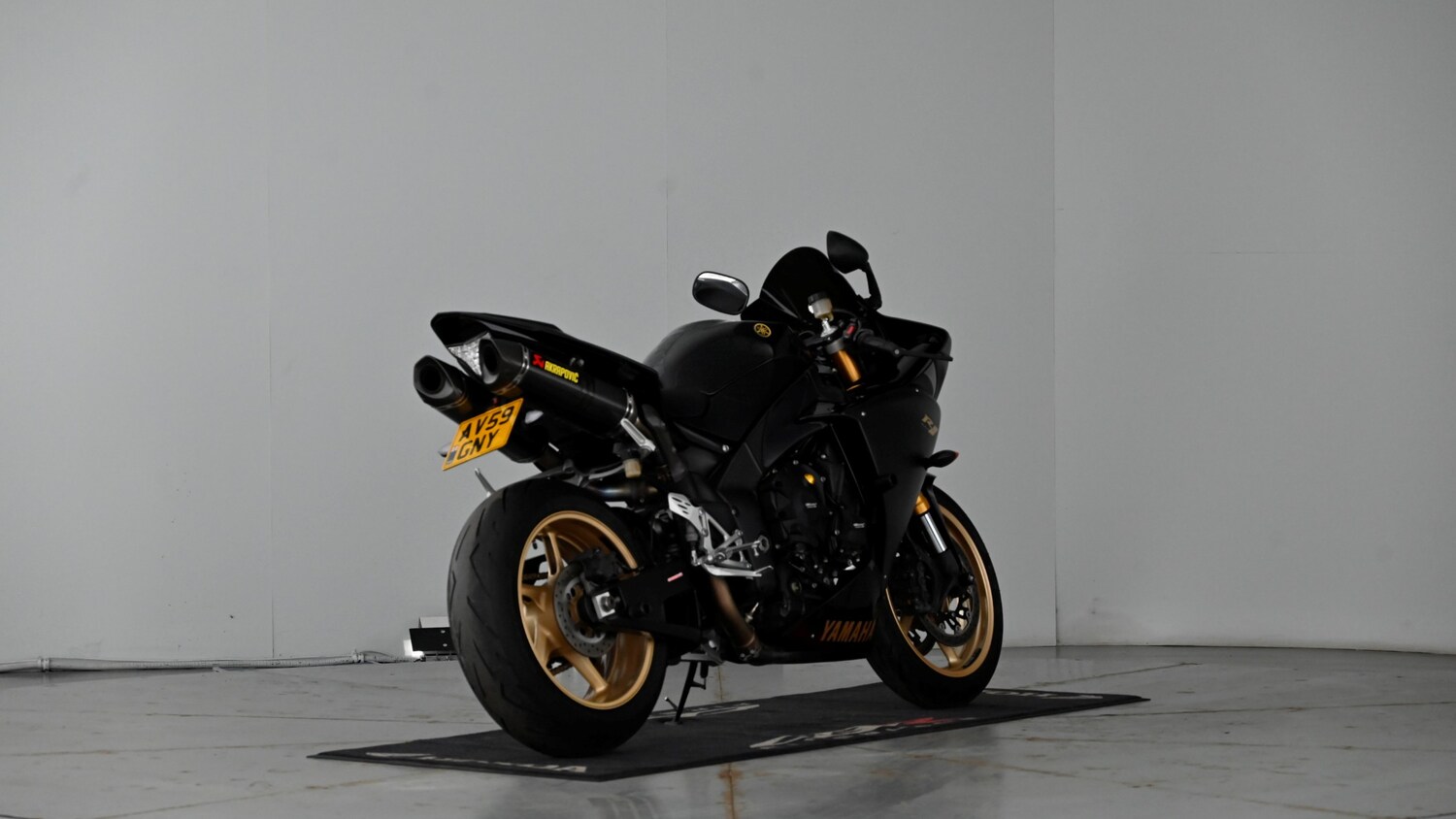 Yamaha R1