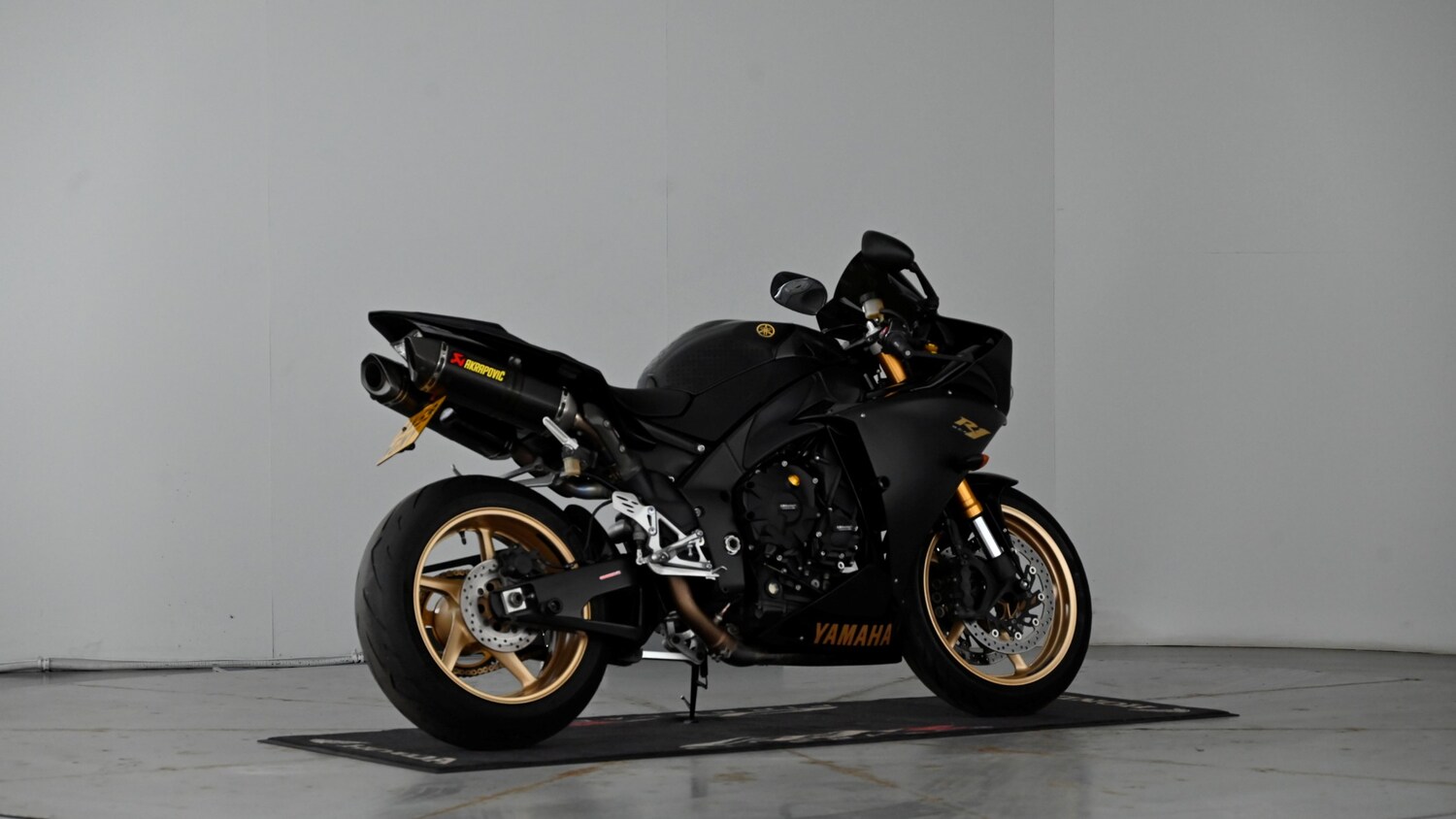 Yamaha R1